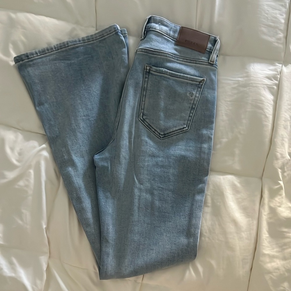 Blue Straight Leg Jeans with Classic Fit